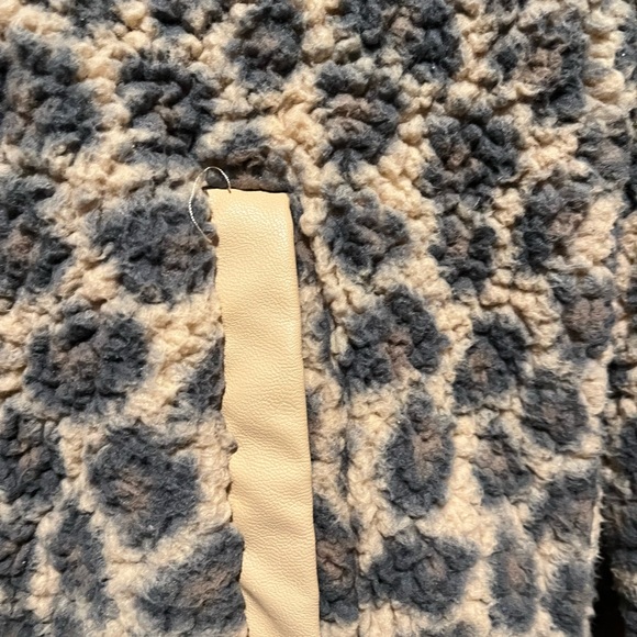 Abercrombie & Fitch Animal Print  Half Zip Sherpa SMALL - Picture 8 of 8
